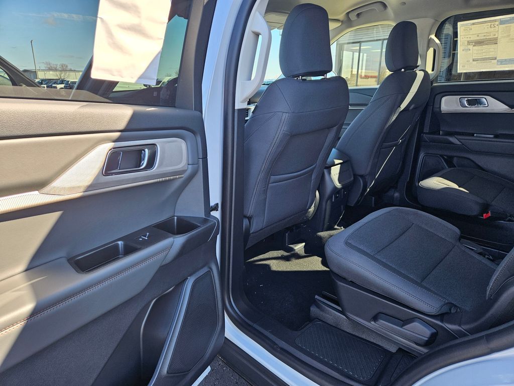 New 2026 Ford Explorer - photo 17