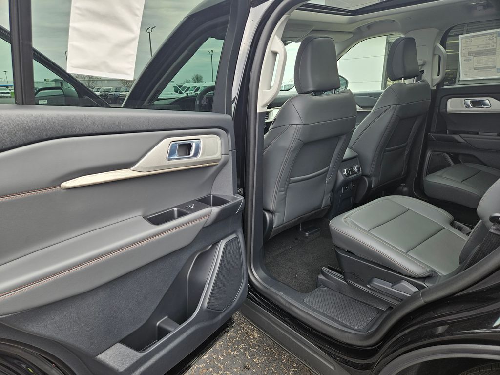 New 2026 Ford Explorer - photo 17