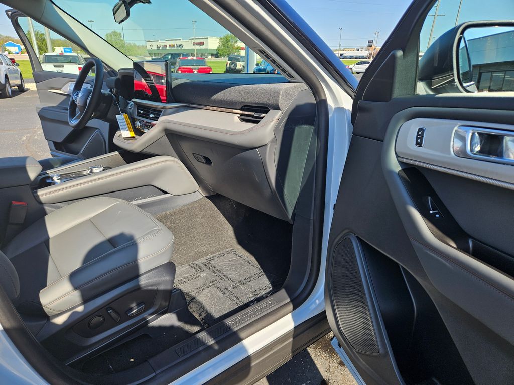 New 2026 Ford Explorer - photo 32