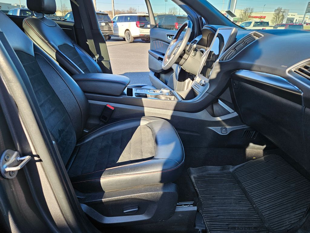 Used 2023 Ford Edge - photo 29