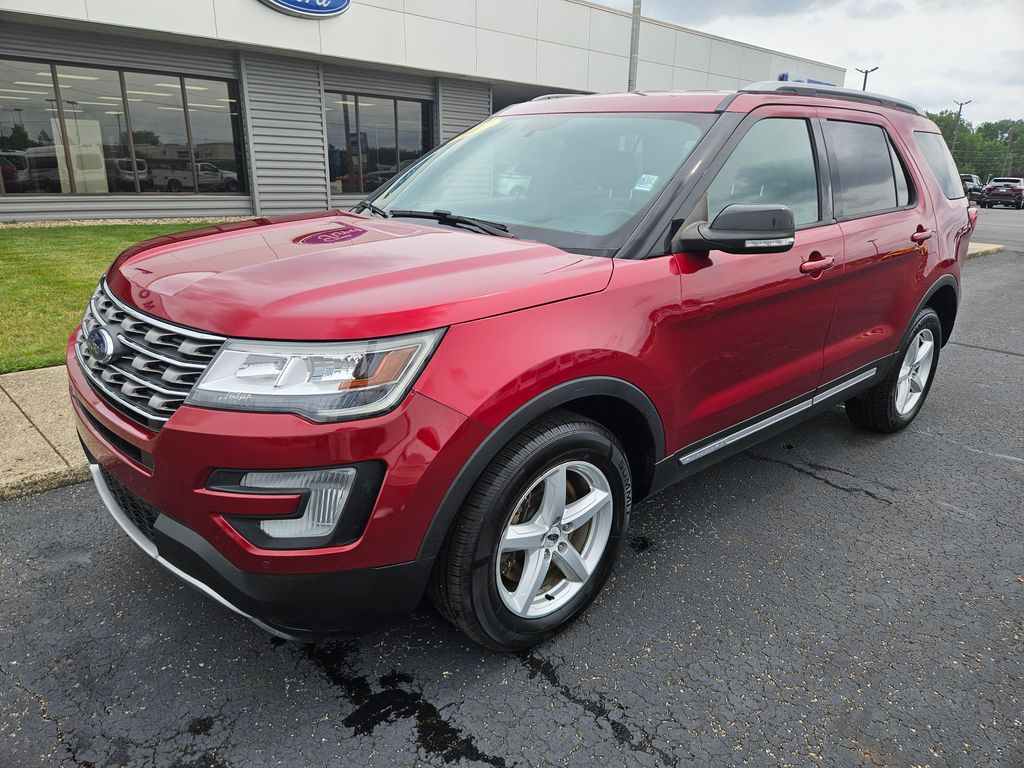 Used 2017 Ford Explorer - photo 2