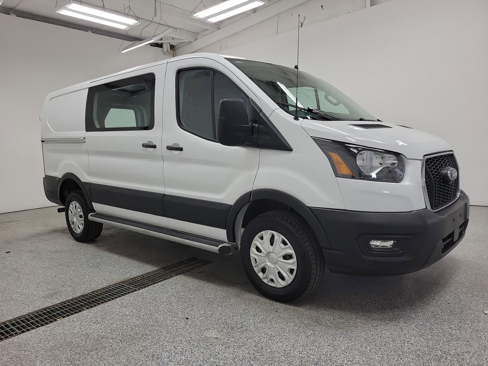 Used 2024 Ford Transit 250 - photo 1