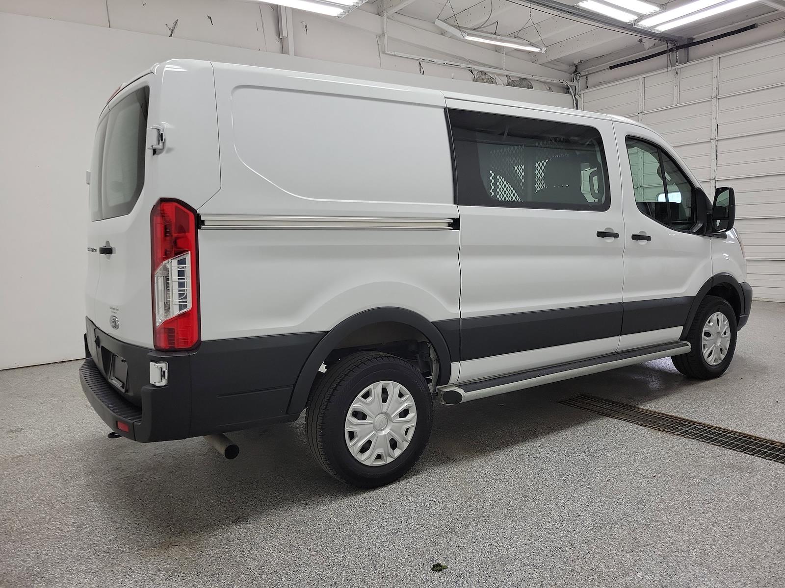 Used 2024 Ford Transit 250 - photo 2