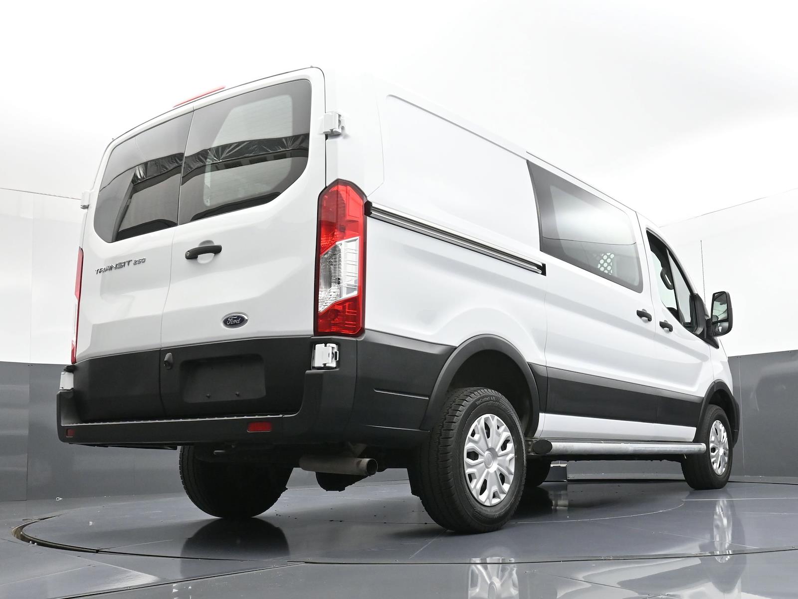 Used 2023 Ford Transit 250 - photo 28