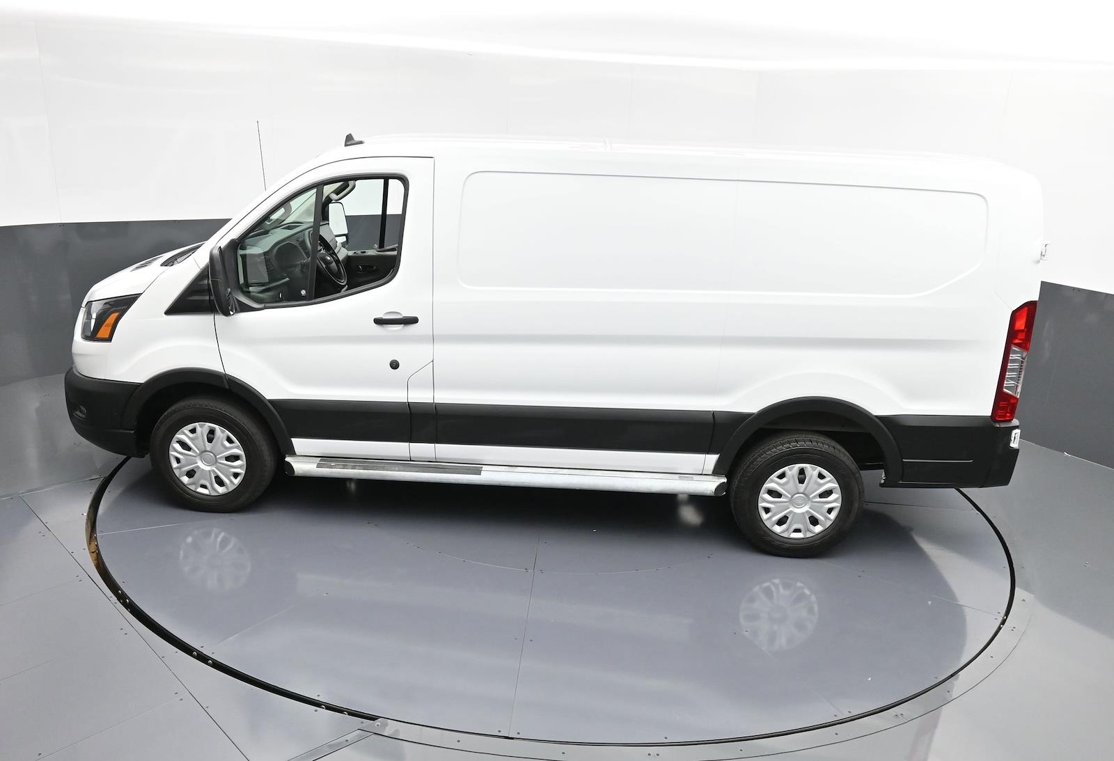Used 2023 Ford Transit 250 - photo 33