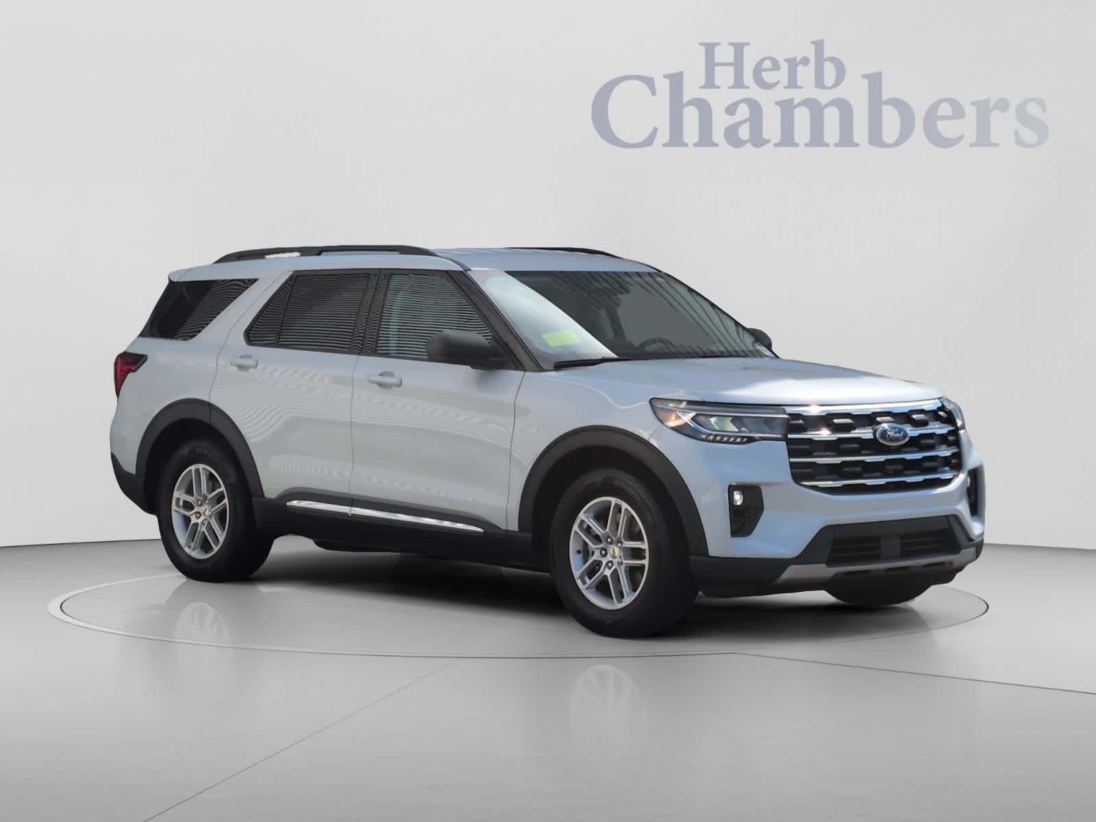 Used 2025 Ford Explorer - photo 1