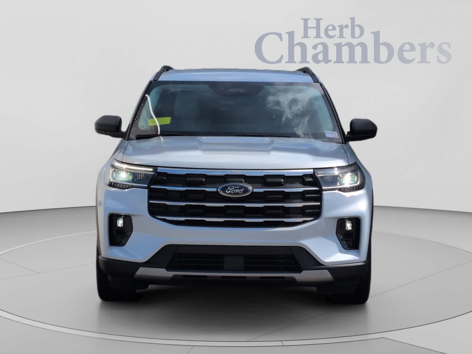 Used 2025 Ford Explorer - photo 2