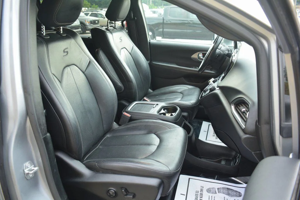Used 2019 Chrysler Pacifica - photo 19