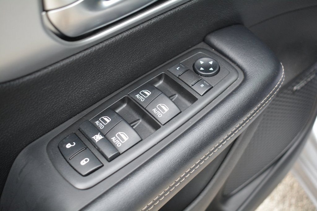Used 2019 Chrysler Pacifica - photo 9
