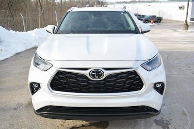 Used 2022 Toyota Highlander - photo 1