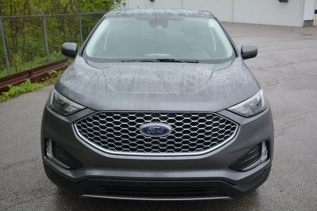 Used 2023 Ford Edge - photo 1
