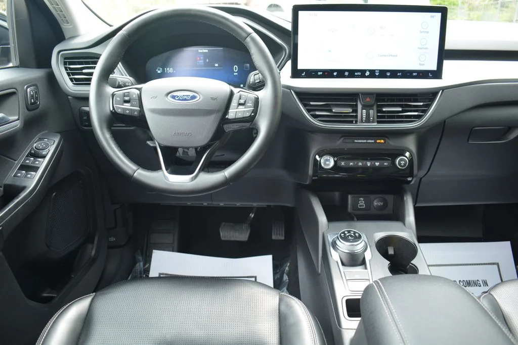 Used 2024 Ford Escape - photo 2