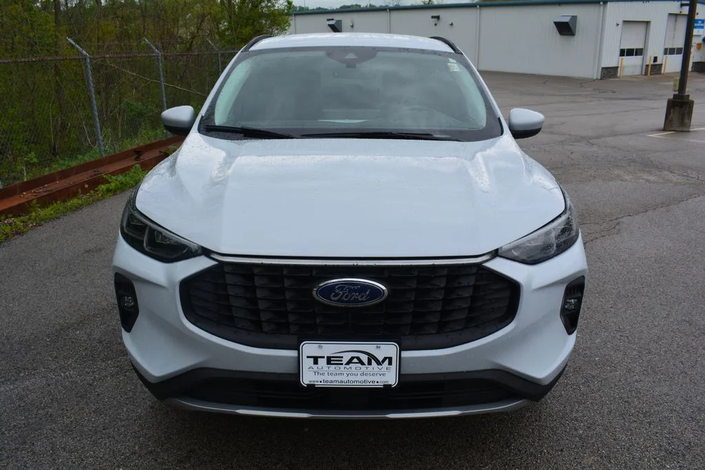 Used 2025 Ford Escape - photo 1