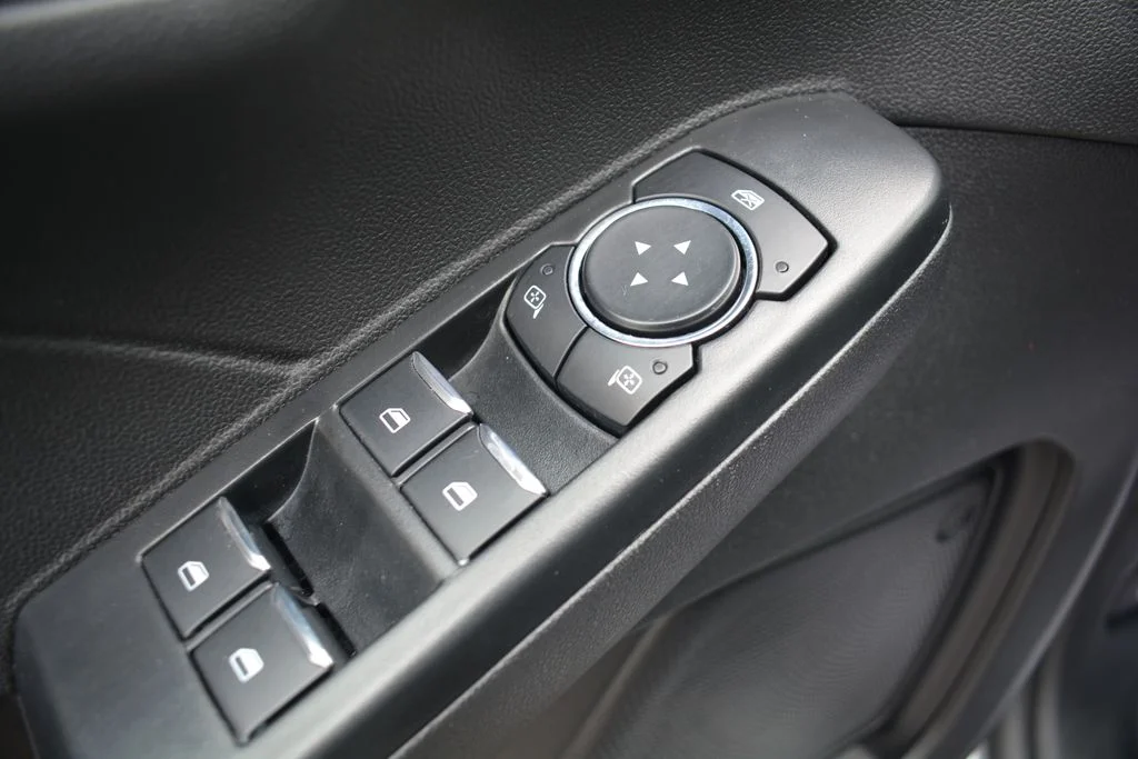 Used 2025 Ford Escape - photo 10