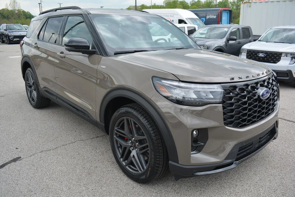 New 2026 Ford Explorer - photo 1