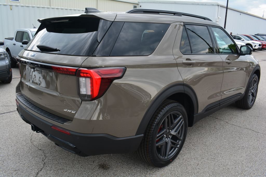 New 2026 Ford Explorer - photo 2