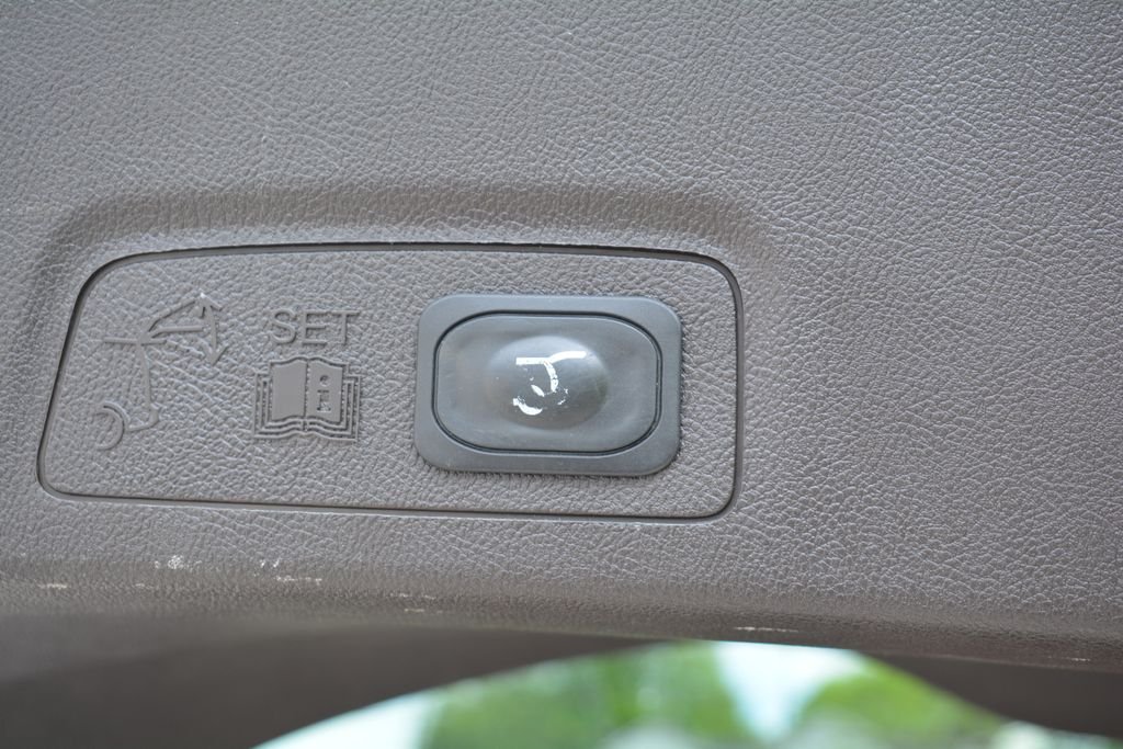 Used 2019 Lincoln MKC - photo 23