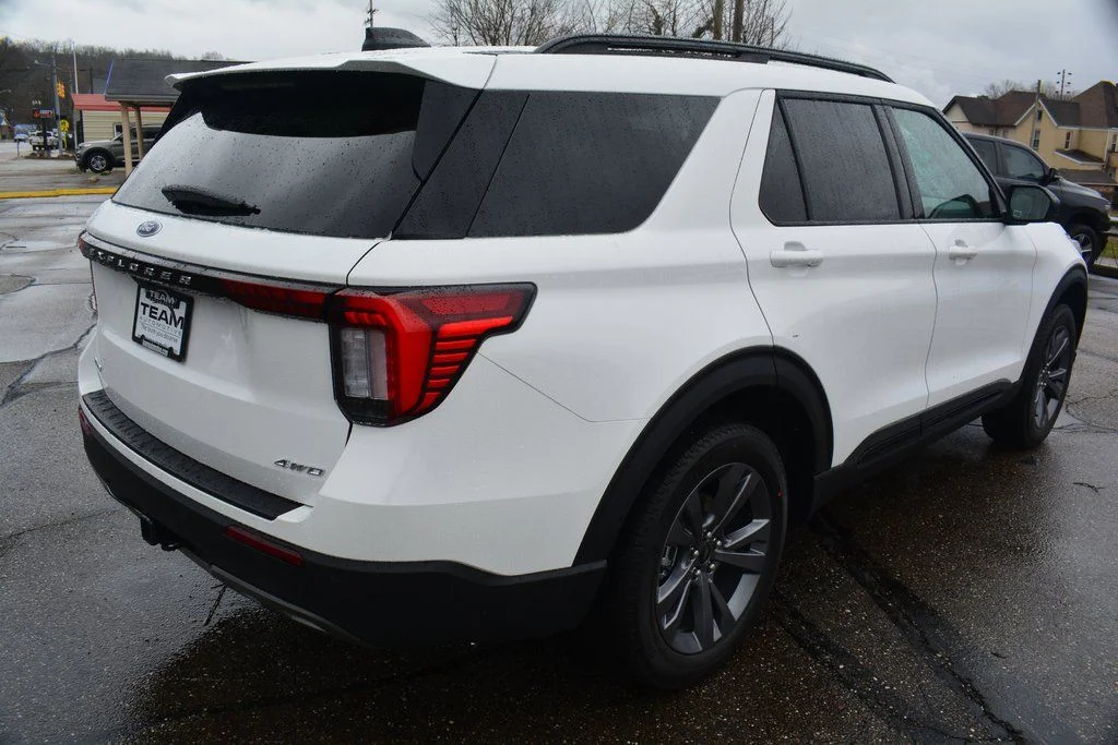 New 2026 Ford Explorer - photo 2