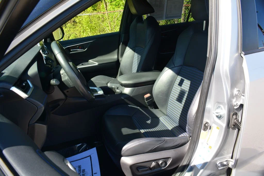Used 2022 Toyota RAV4 - photo 12