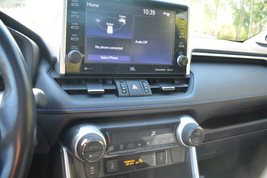 Used 2022 Toyota RAV4 - photo 18