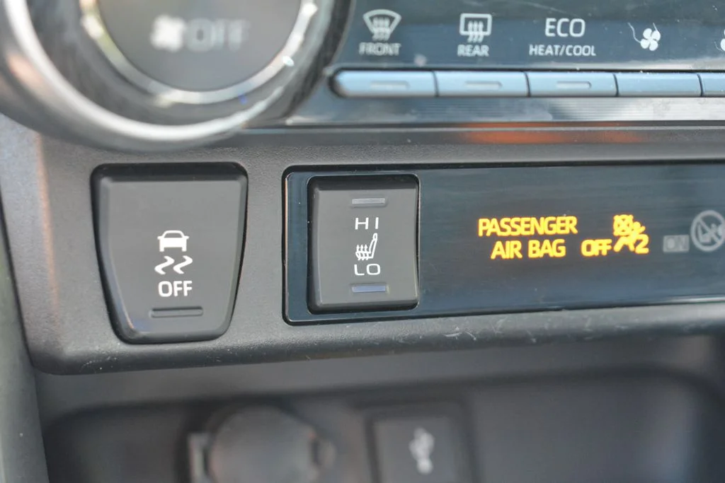 Used 2022 Toyota RAV4 - photo 21