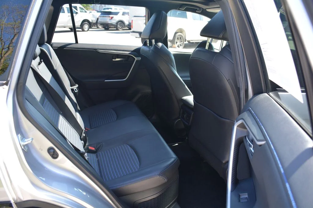 Used 2022 Toyota RAV4 - photo 25