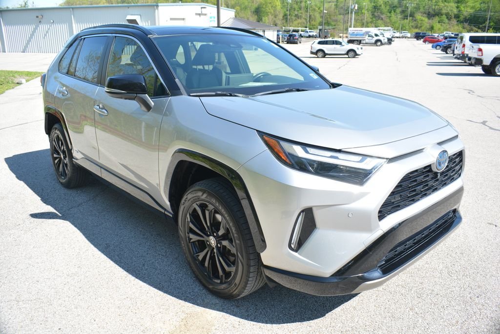Used 2022 Toyota RAV4 - photo 5