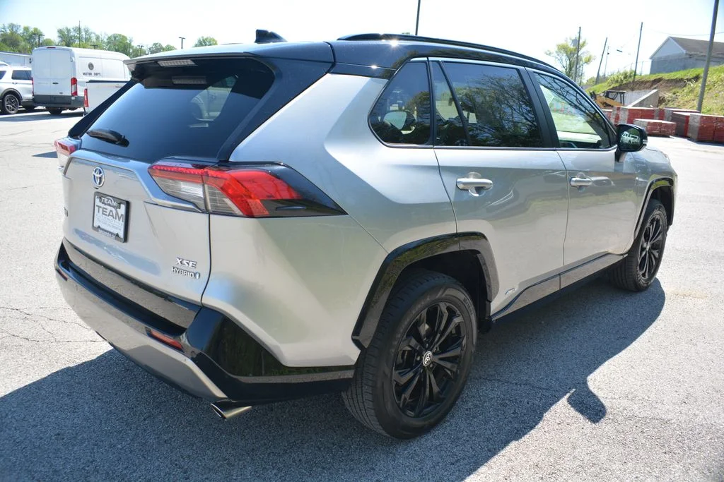 Used 2022 Toyota RAV4 - photo 6