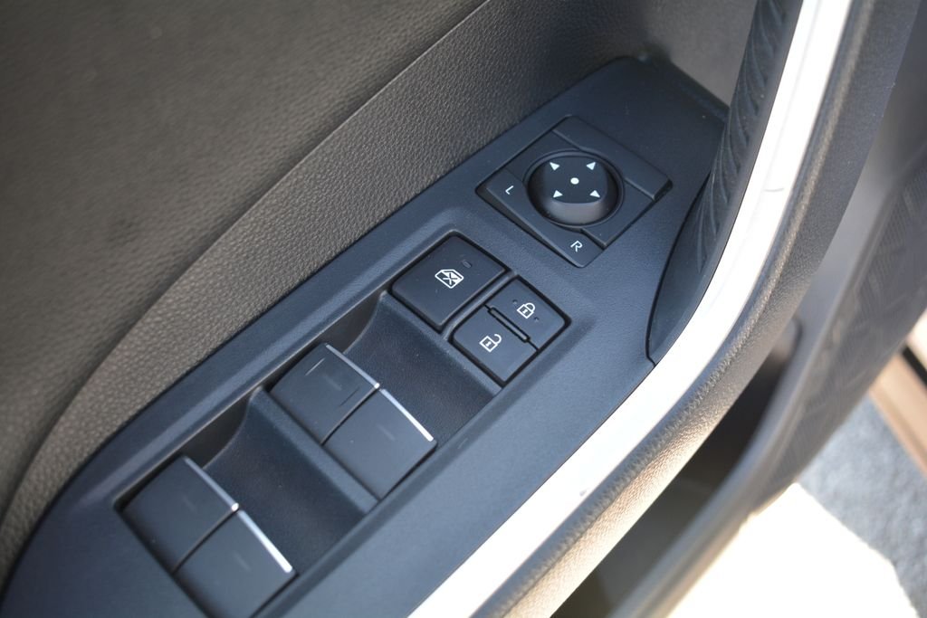 Used 2022 Toyota RAV4 - photo 10