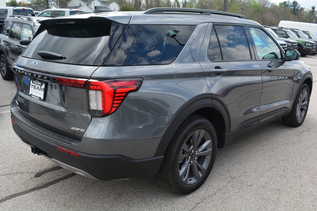 New 2026 Ford Explorer - photo 2