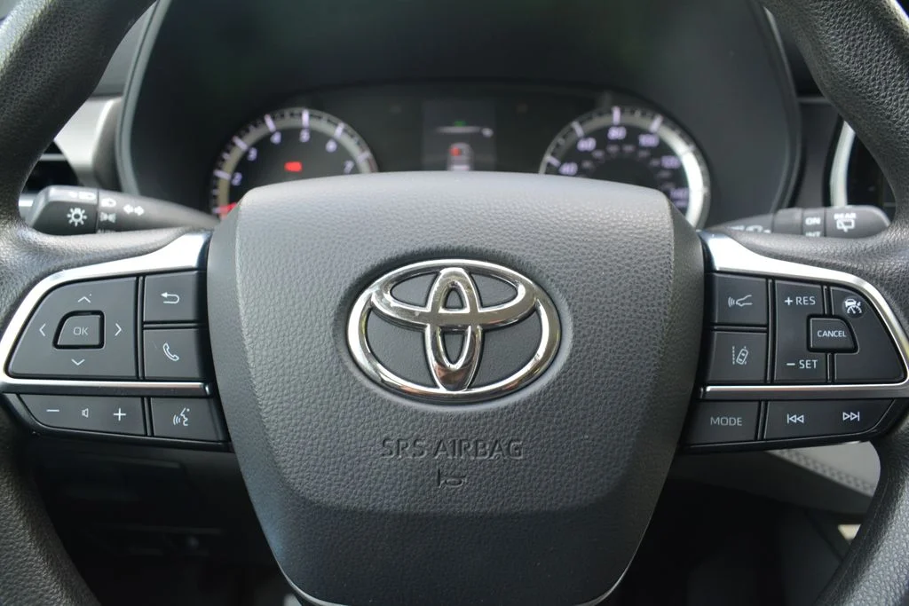 Used 2021 Toyota Highlander - photo 12