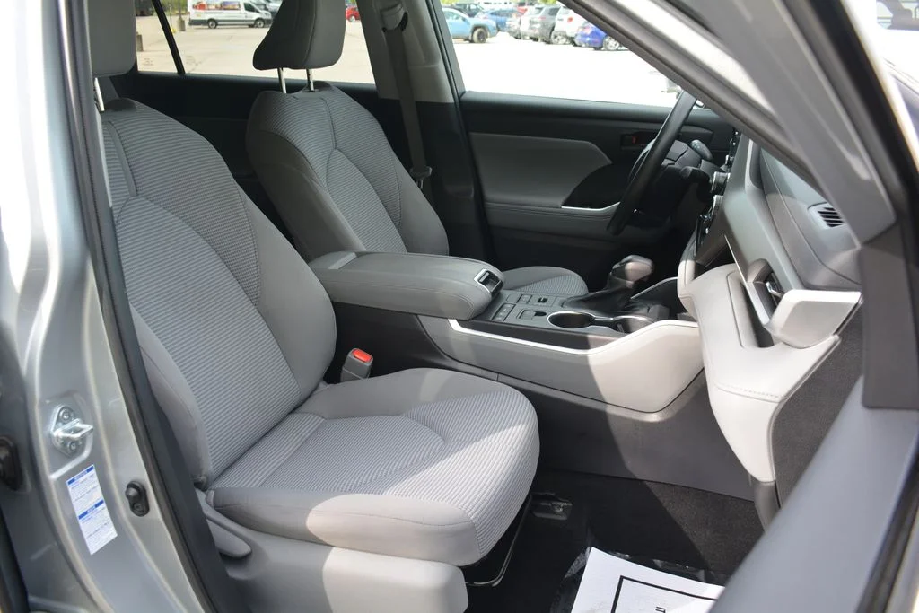 Used 2021 Toyota Highlander - photo 19
