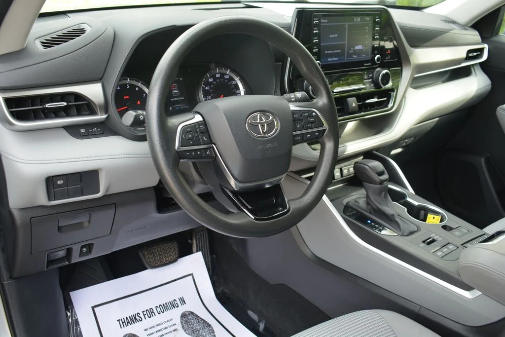 Used 2021 Toyota Highlander - photo 11