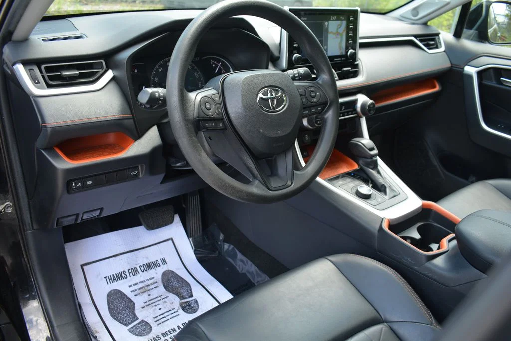 Used 2019 Toyota RAV4 - photo 12