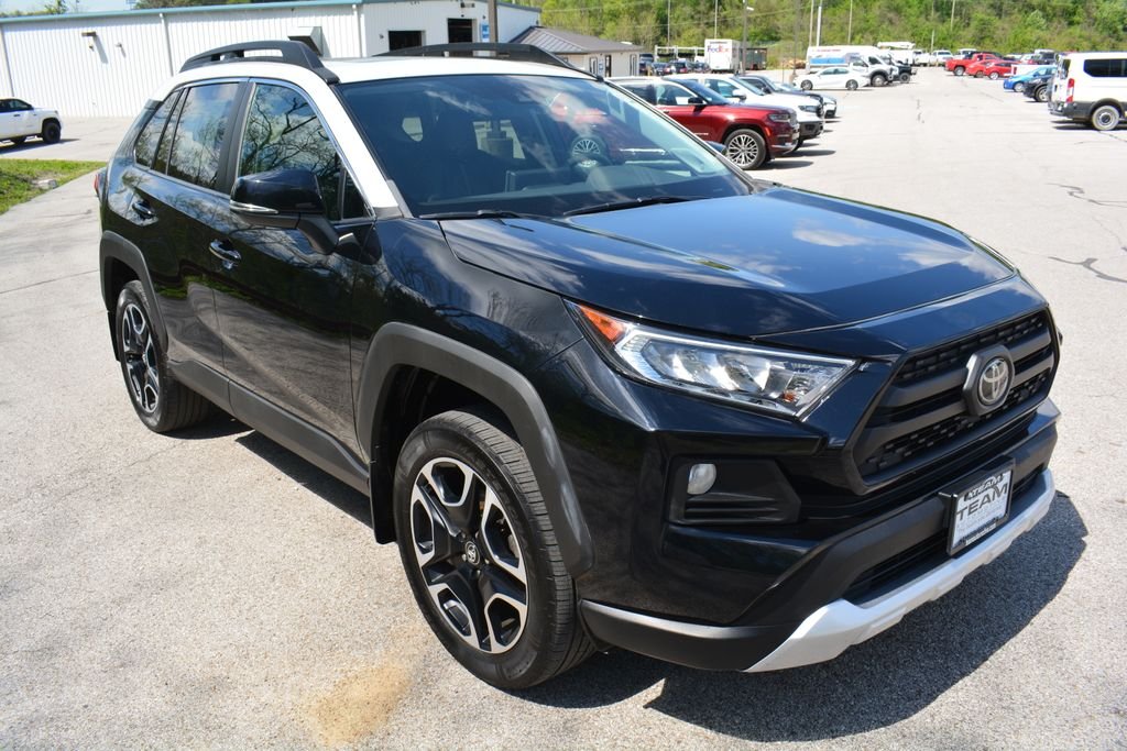 Used 2019 Toyota RAV4 - photo 5