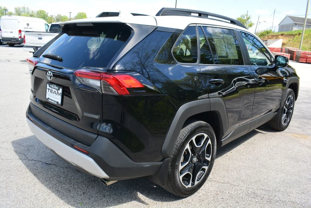 Used 2019 Toyota RAV4 - photo 6