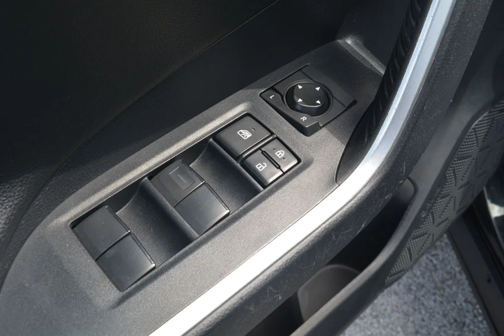 Used 2019 Toyota RAV4 - photo 9