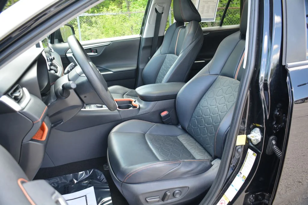 Used 2019 Toyota RAV4 - photo 11