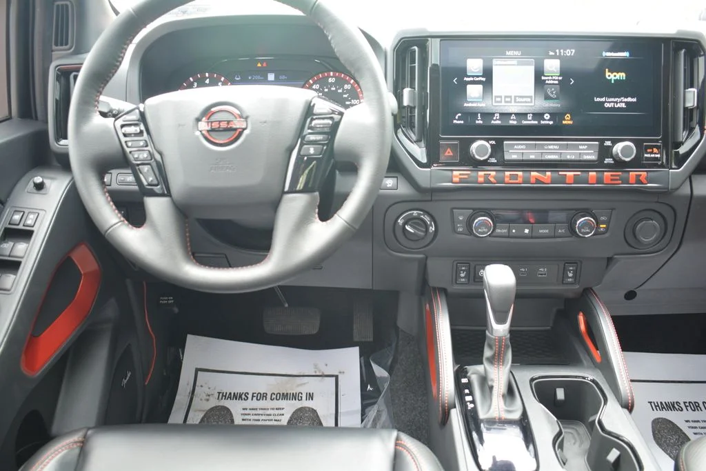 Used 2025 Nissan Frontier - photo 2