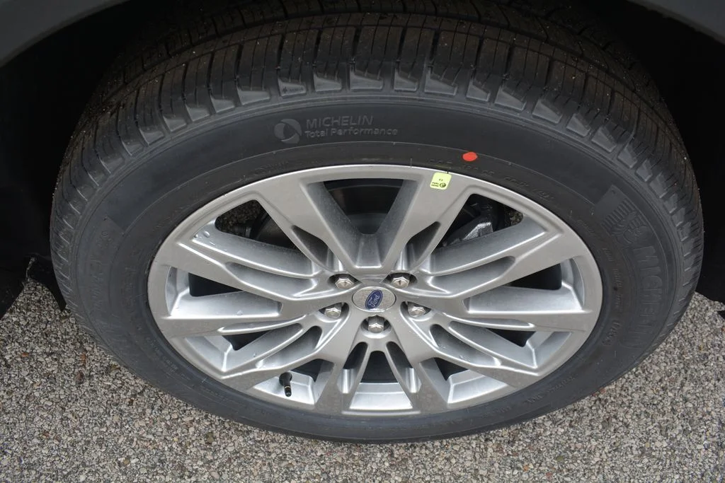 New 2026 Ford Explorer - photo 4