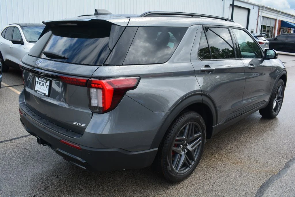New 2026 Ford Explorer - photo 2