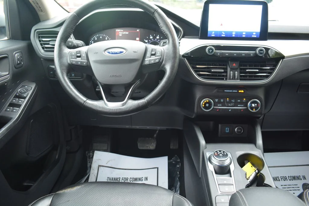 Used 2020 Ford Escape - photo 2