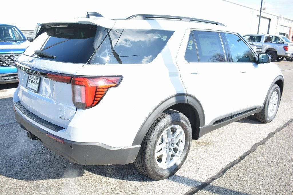 New 2026 Ford Explorer - photo 2