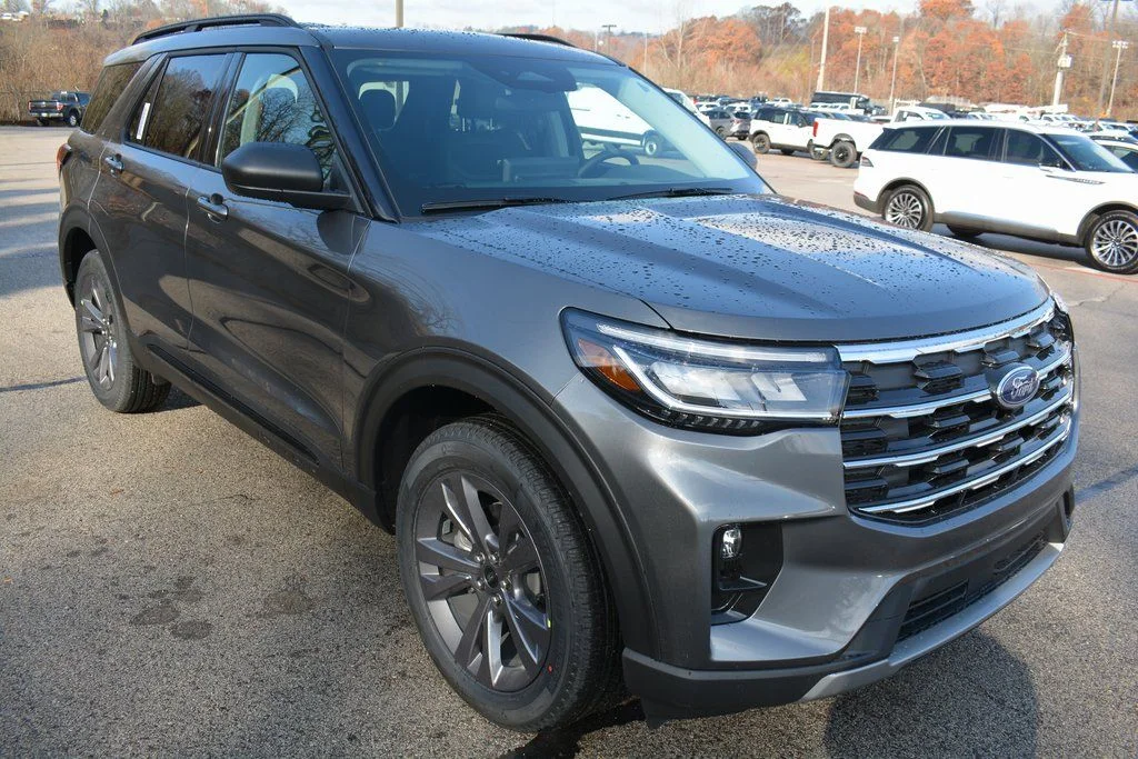 New 2026 Ford Explorer - photo 2