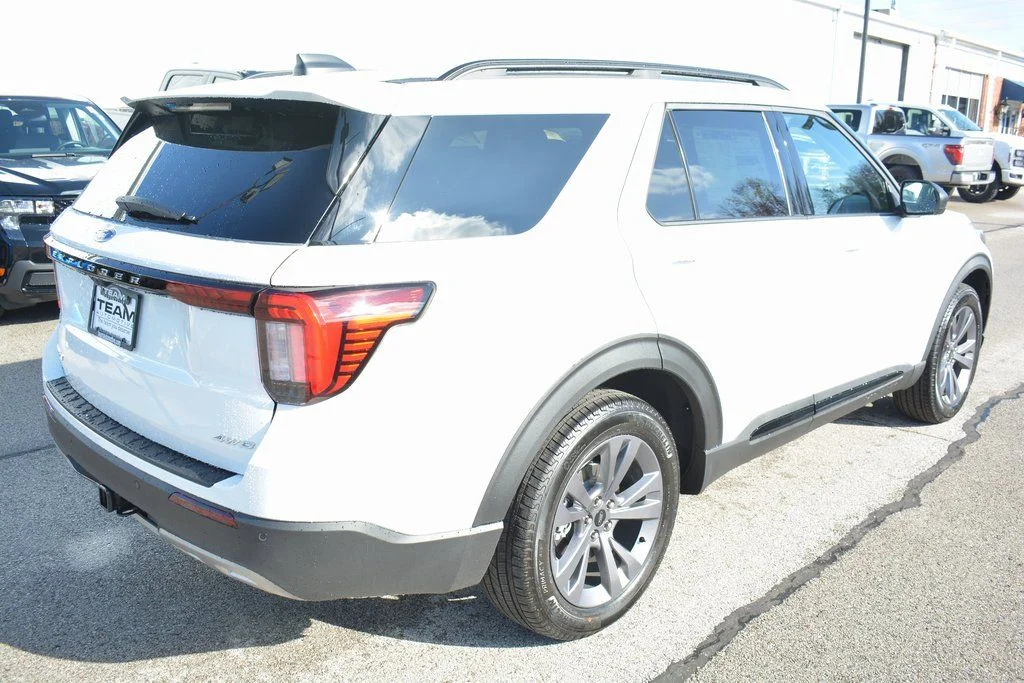 New 2026 Ford Explorer - photo 2
