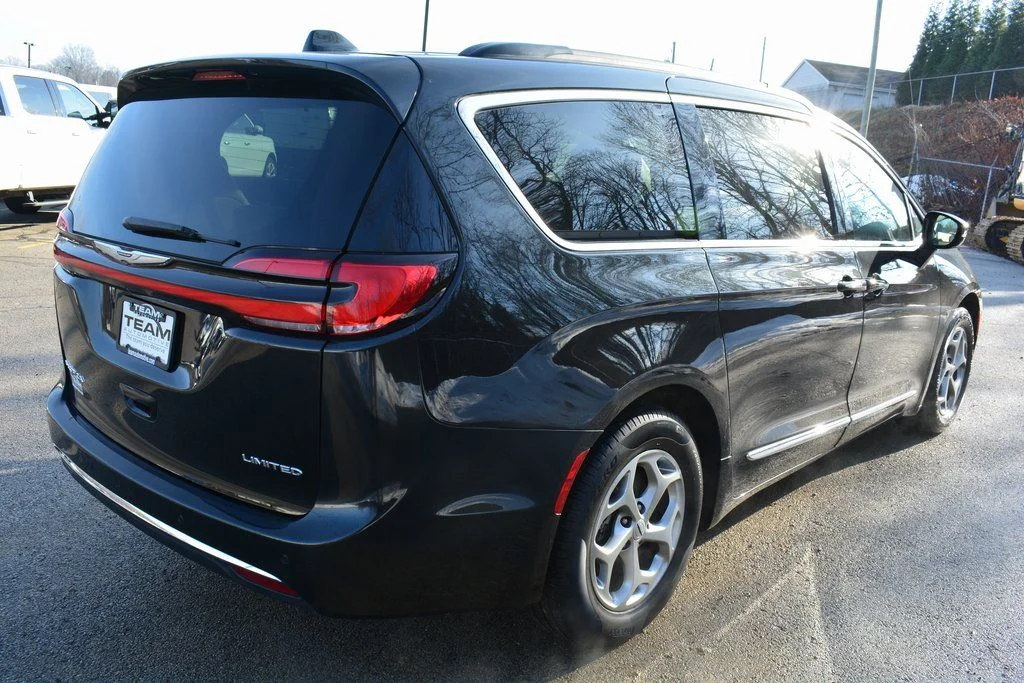 Used 2022 Chrysler Pacifica - photo 6