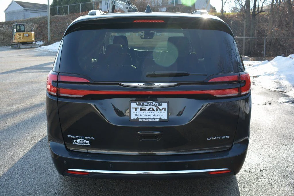 Used 2022 Chrysler Pacifica - photo 7