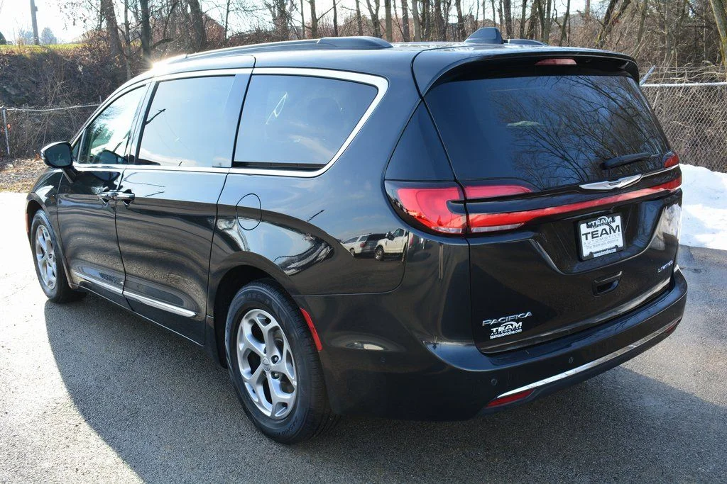 Used 2022 Chrysler Pacifica - photo 8