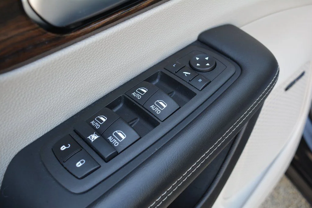 Used 2022 Chrysler Pacifica - photo 9