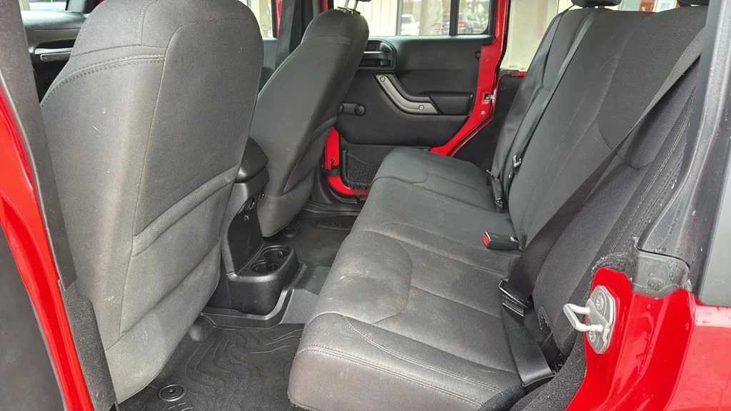Used 2015 Jeep Wrangler - photo 8